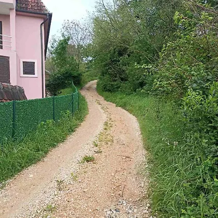 Milano Πανσιόν *