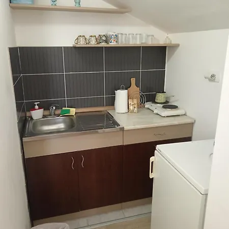 Milano Πανσιόν Rakari