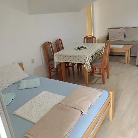 Milano Guest house Rakari